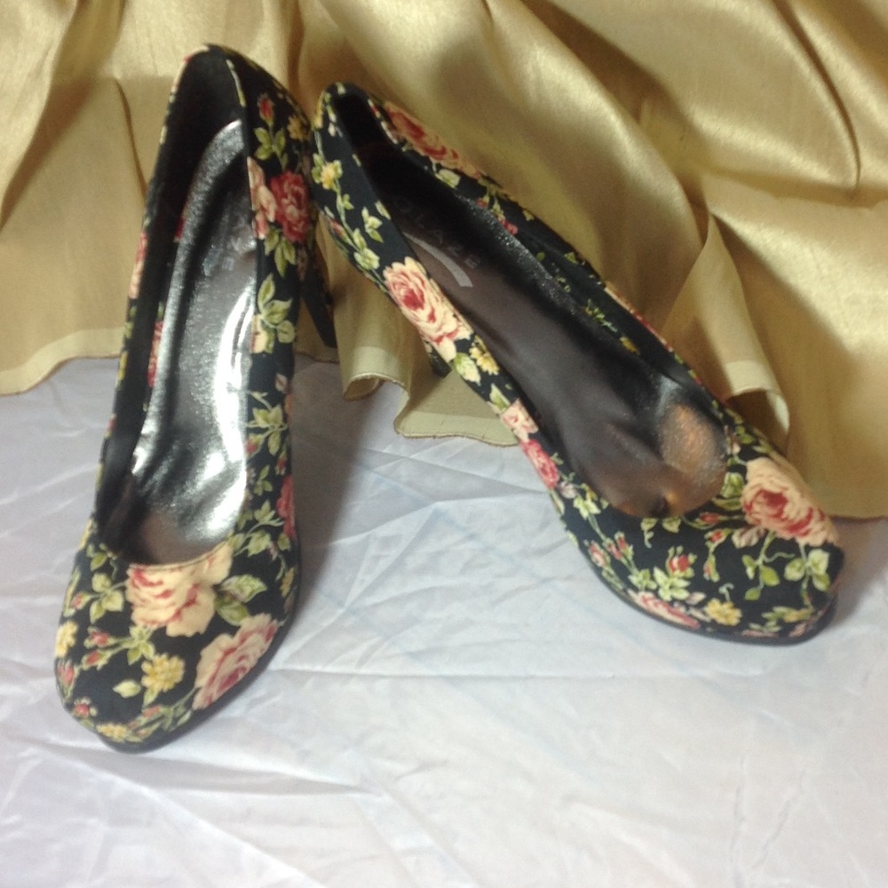 Floral Platform Heels